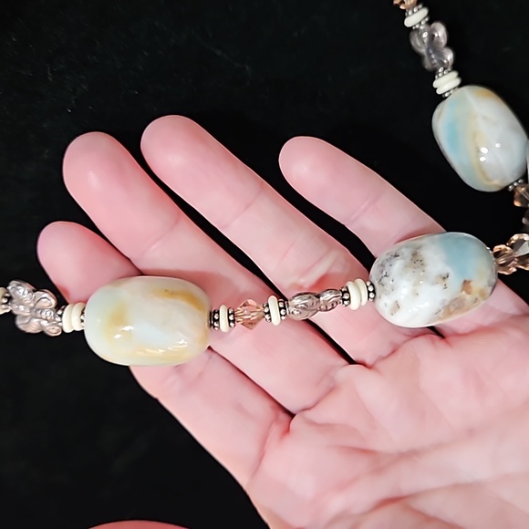 Bead and crystal statement necklace - Picture 4 of 8